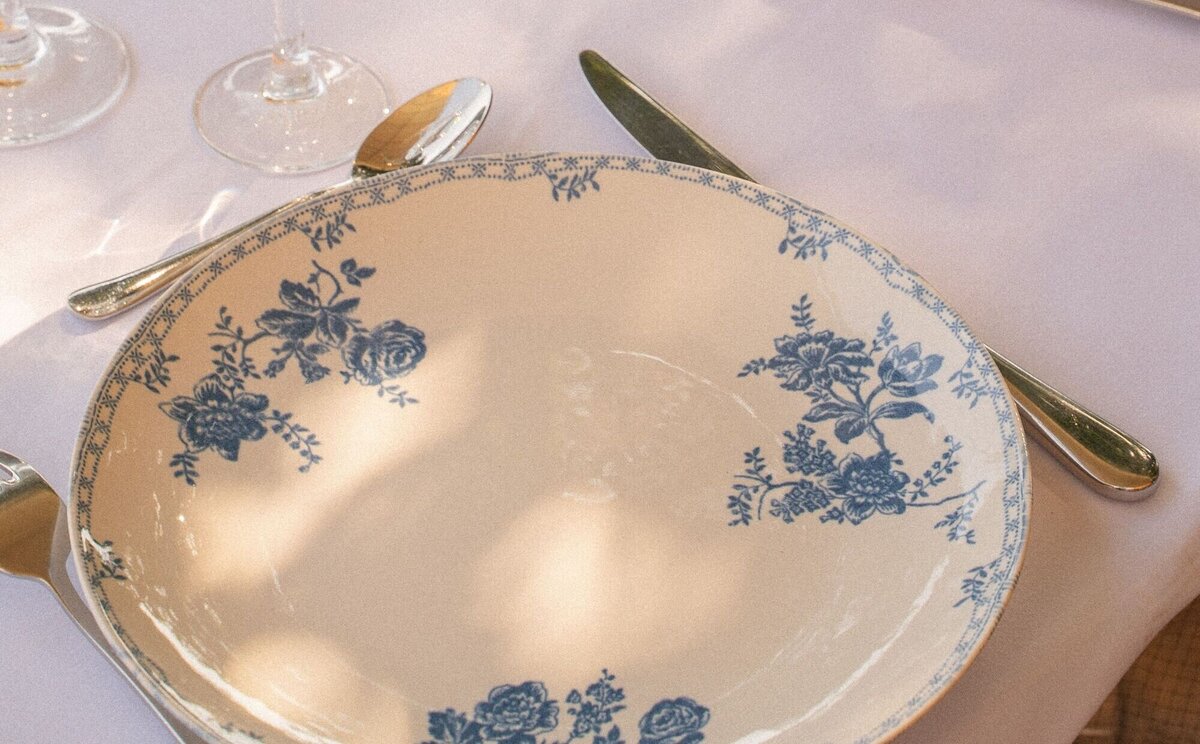 Vintage-plate-styled-Dolce-Vita