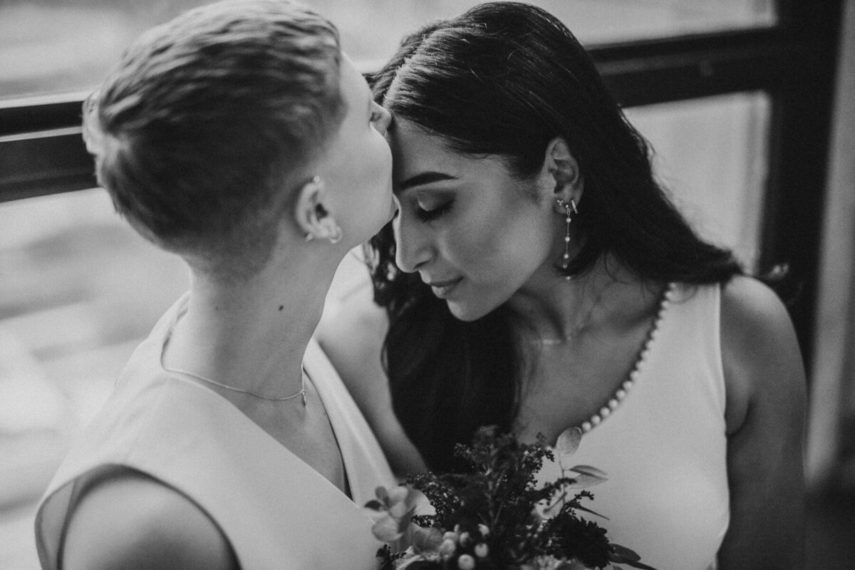 Garfield-Conservatory-Elopement-Chicago-Photographer-Queer-Affirming-40