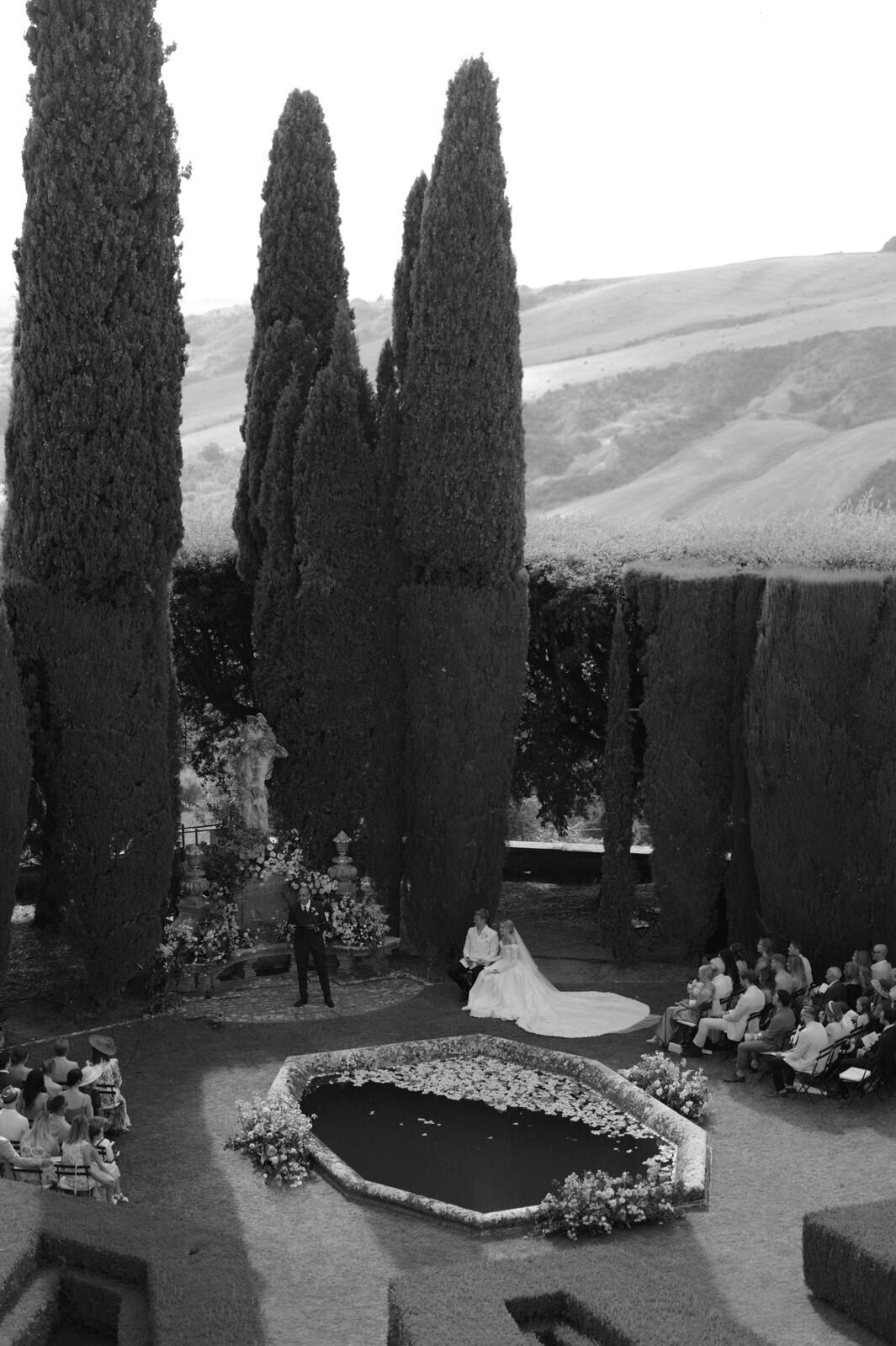 Flora_And_Grace_La_Foce_Tuscany_Editorial_Wedding_Photographer (560 von 2643)