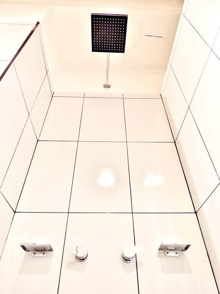 Big House Airbnb (18)