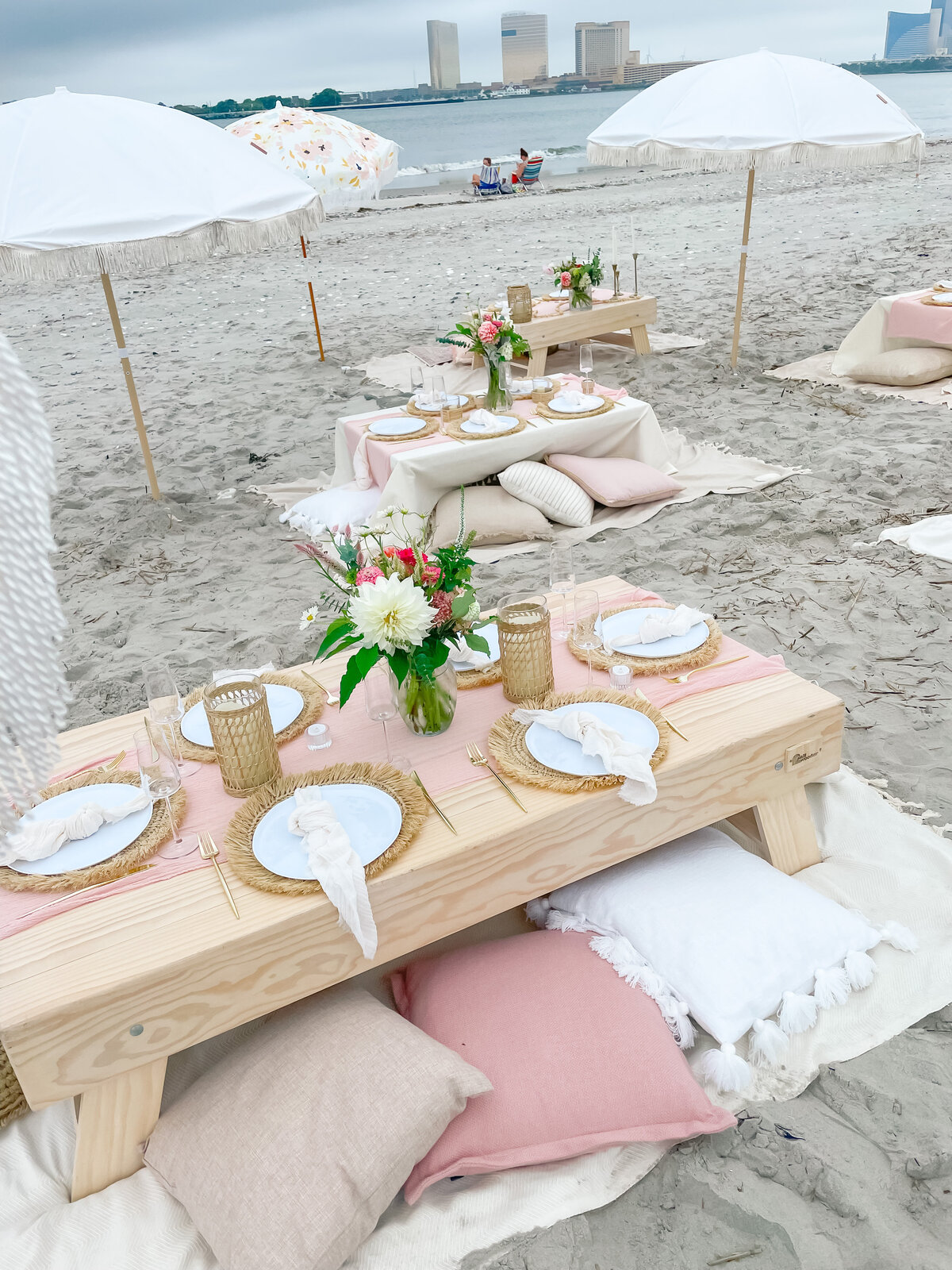 south-jersey-micro-wedding-beach-picnic-07