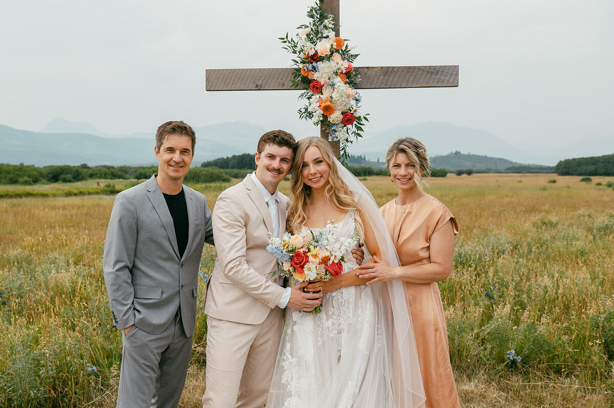 presley-gray-photo-Montana-ranch-elopement-5566