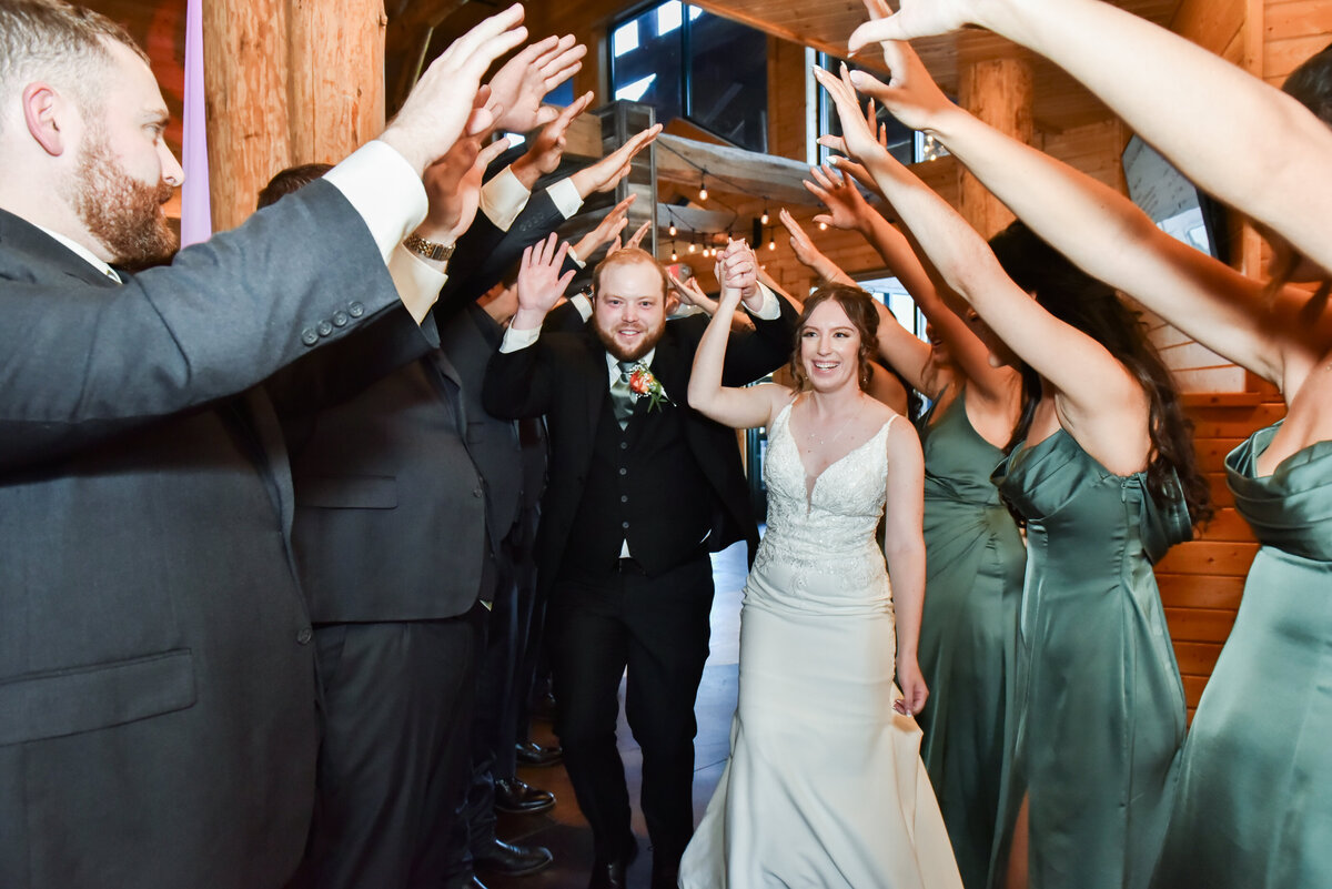 4300-Wedding at The Grands at Mulligans in Sartell Minnesota- Wedding Photographer Nicole Hollenkamp