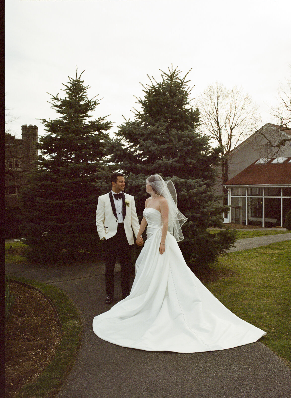 tarrytown-house-estate-on-the-hudson-film-wedding-photographer-nyc-78