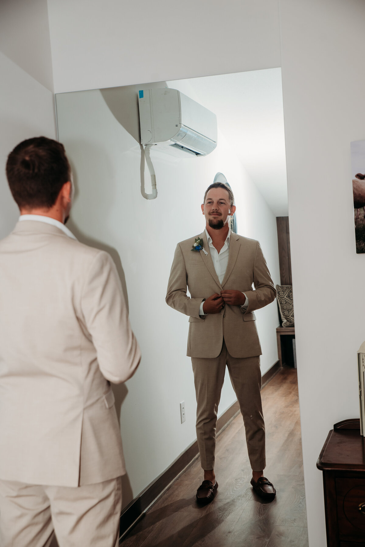 Groom getting ready at Diamond Springs Wedding Venue in Wichita KS