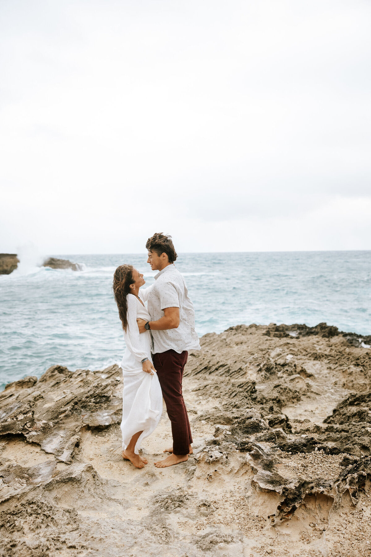 North_Shore_of_Oahu_Engagement_Photos_Skateboards_Laie_Kahuku_Haleiwa-26