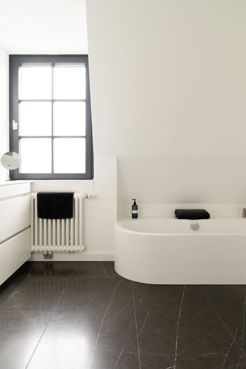 Von-Dach-bis-Keller-Badezimmerausbau-Dachschraege