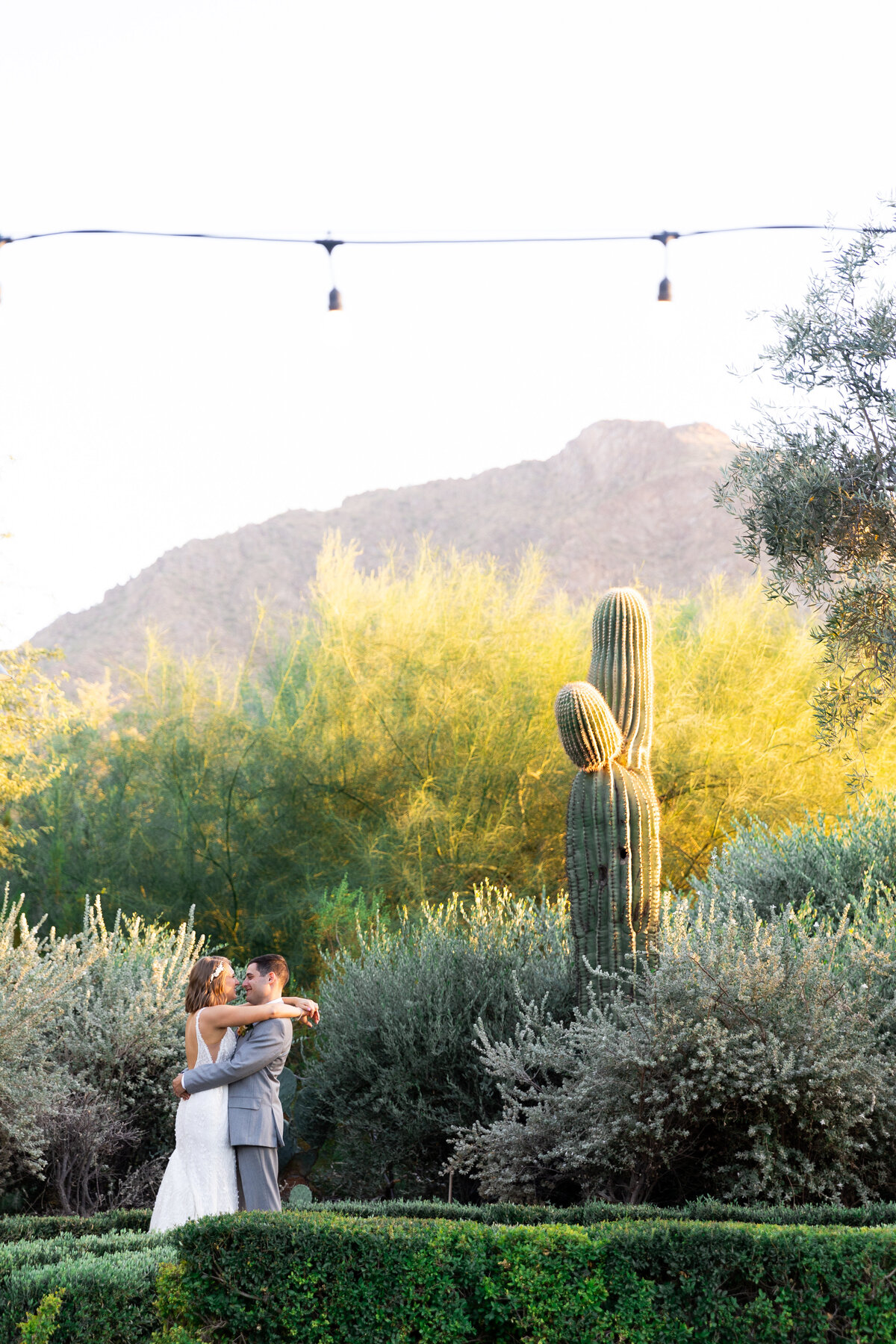 Karlie Colleen Photography - Emily & Mike - Wedding Sneak Peek - El Chorro - Arizona - Revel Wedding Co-300