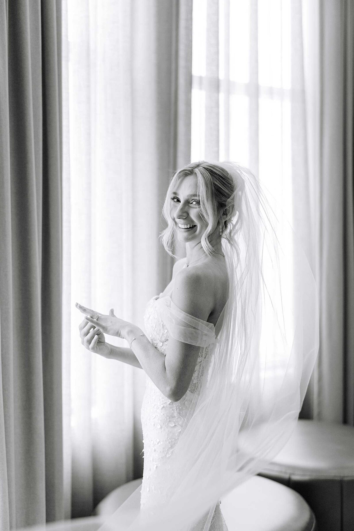 doubletree rooftop charlotte wedding photographer-28_jamie marie photography