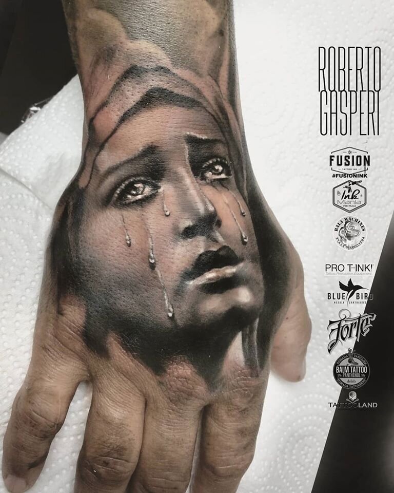 roberto-guest-artist-bloodyink-tattoo-studio-hinwil (27)