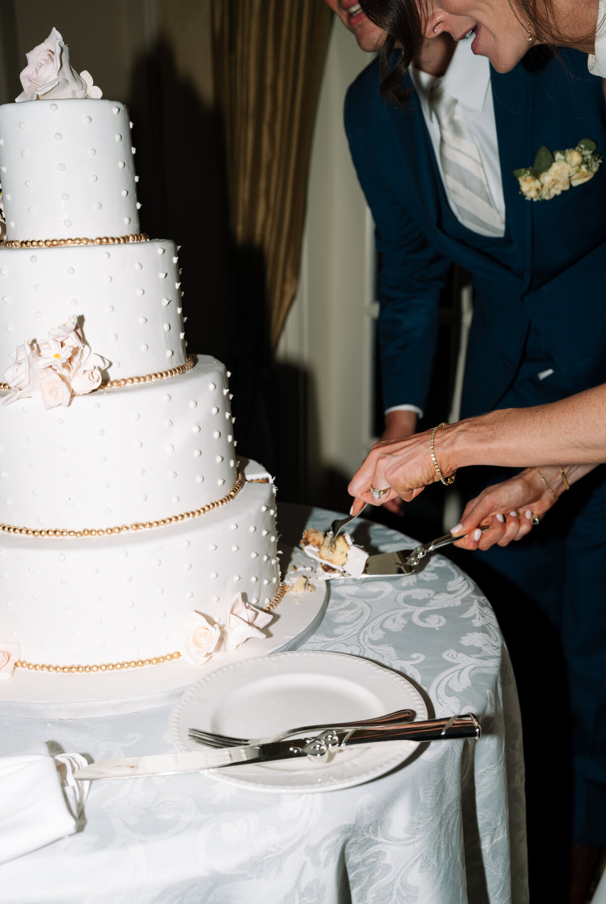 Amanda+JoeOldeMillInnNJWedding-213