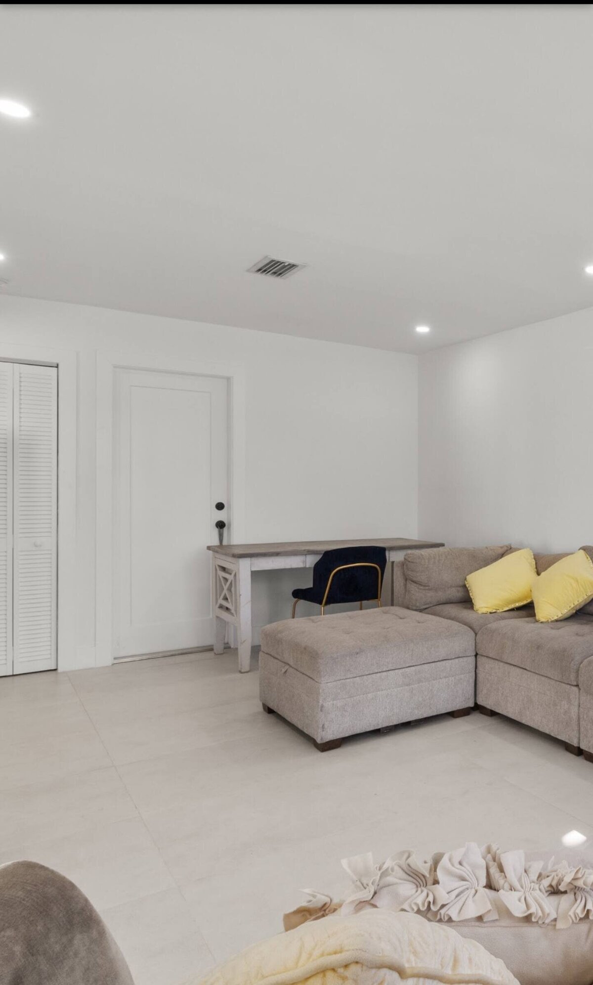 Living room 2 (2)