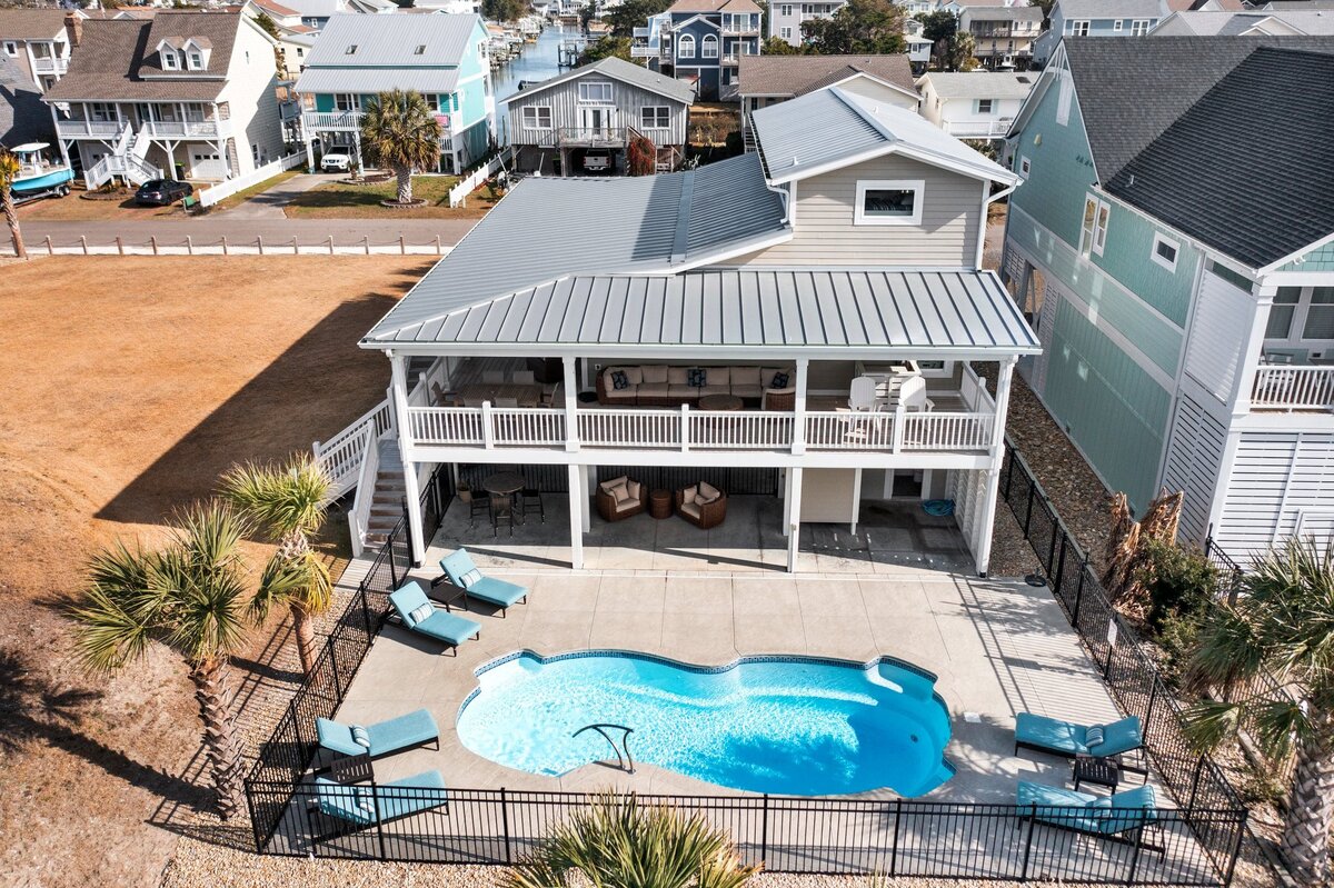 Luxury-Beach-Rentals-Holden-Beach-NC24-pool