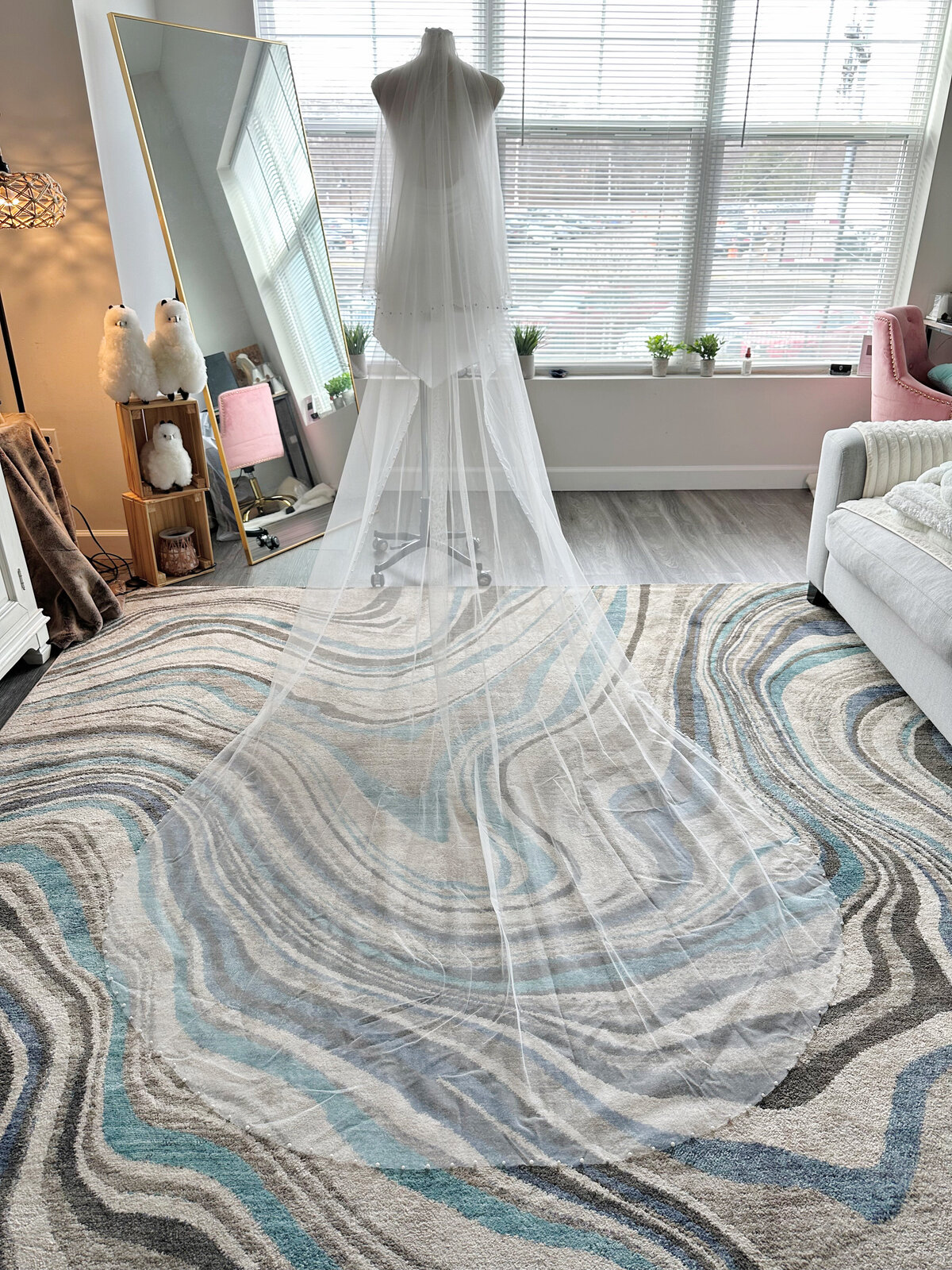 Dreamy lace-edge blusher veil designed for timeless brides
