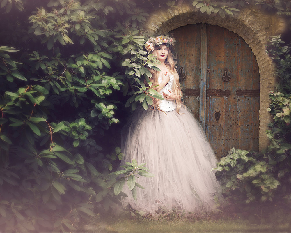 Fantasy-portrait-Princess at door_1