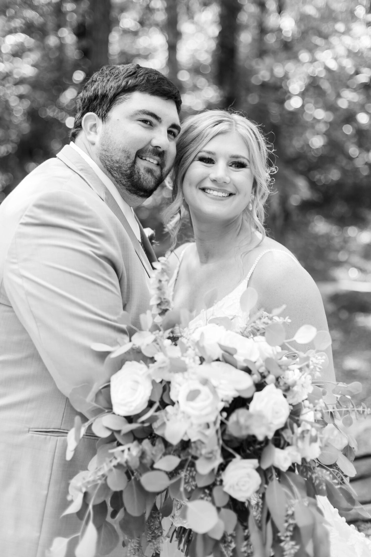 Bride and groom portraits at  The Barn at White Oaks, Murray, Kentucky