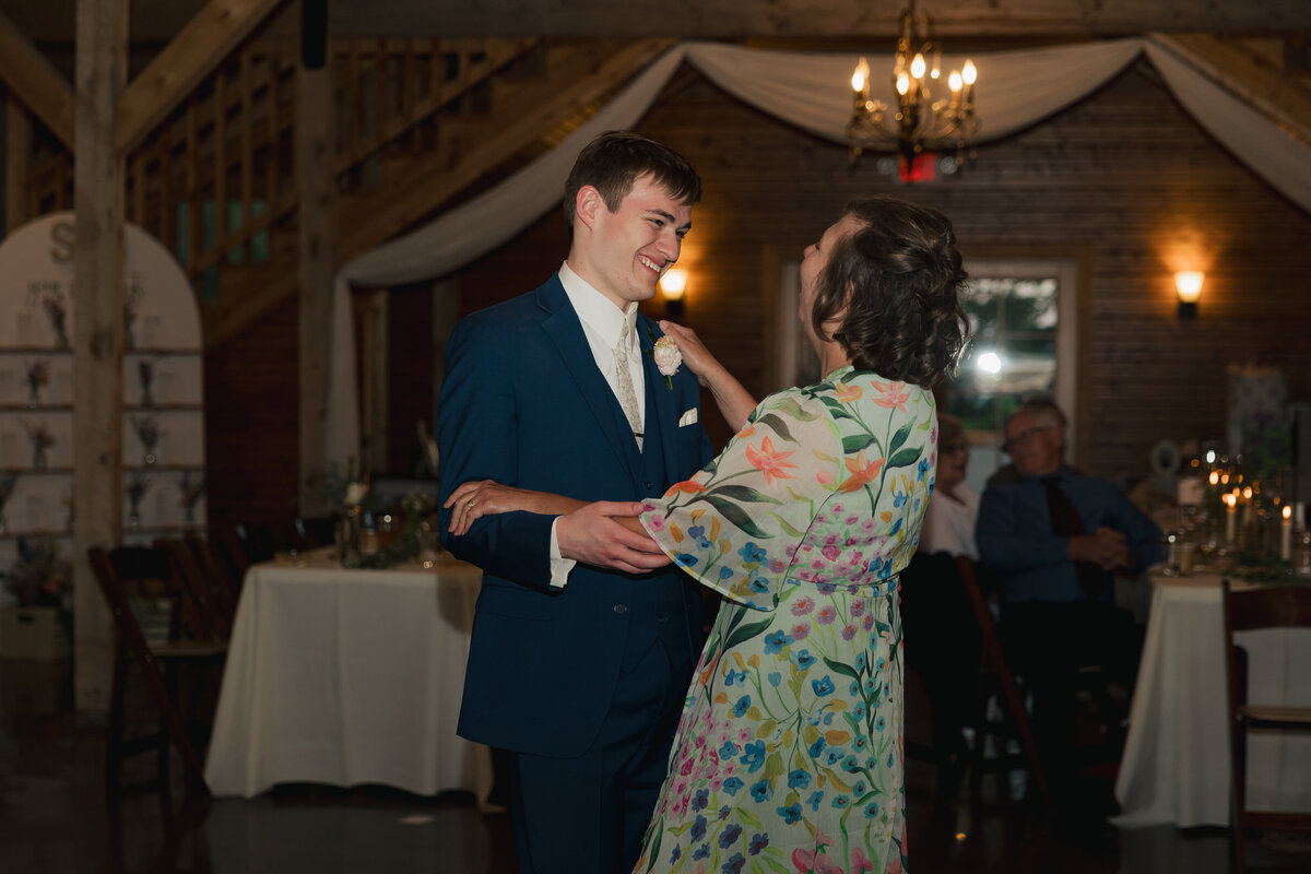 Sydney and Brant's Rustic Midwest Wedding Photography-780