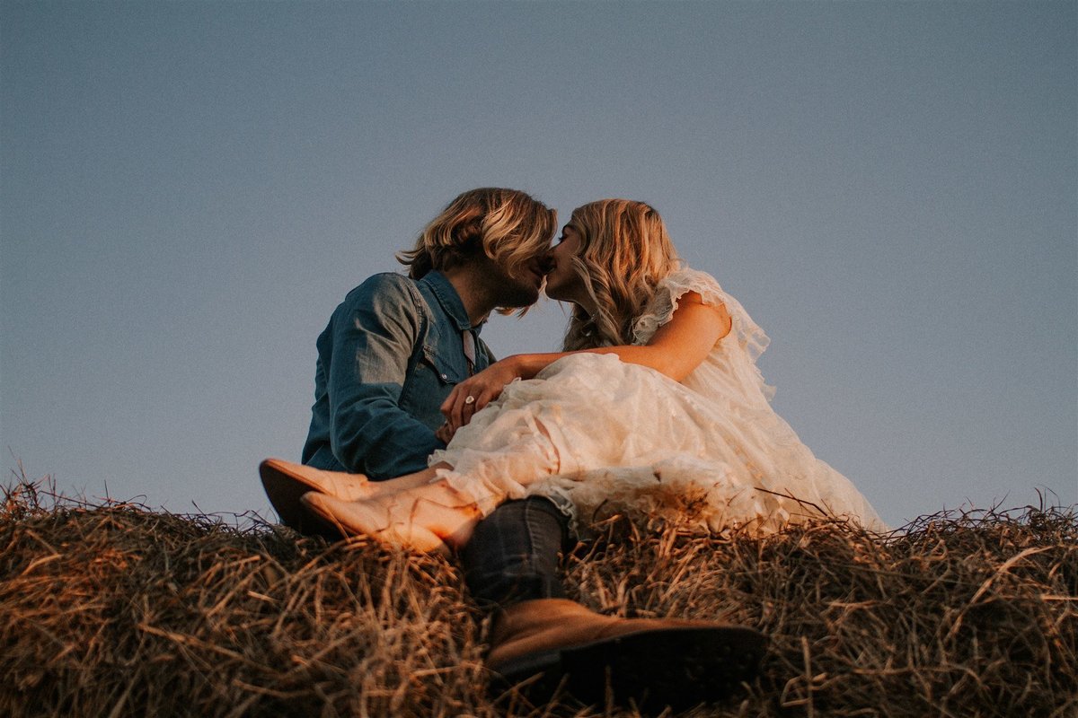 Brizzy-Rose-and-Emma-Family-Farm-Washington-Indiana-Wedding-10