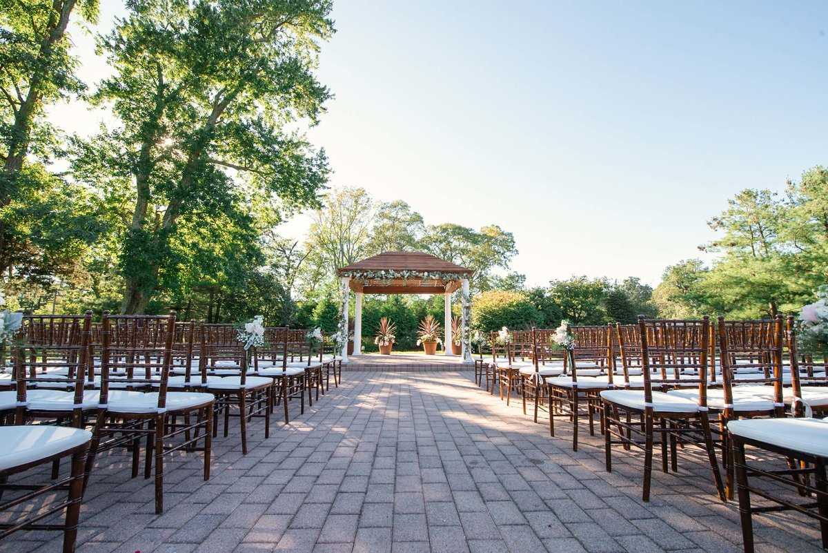 The outdoor wedding reception area at Stonebridge Country Club