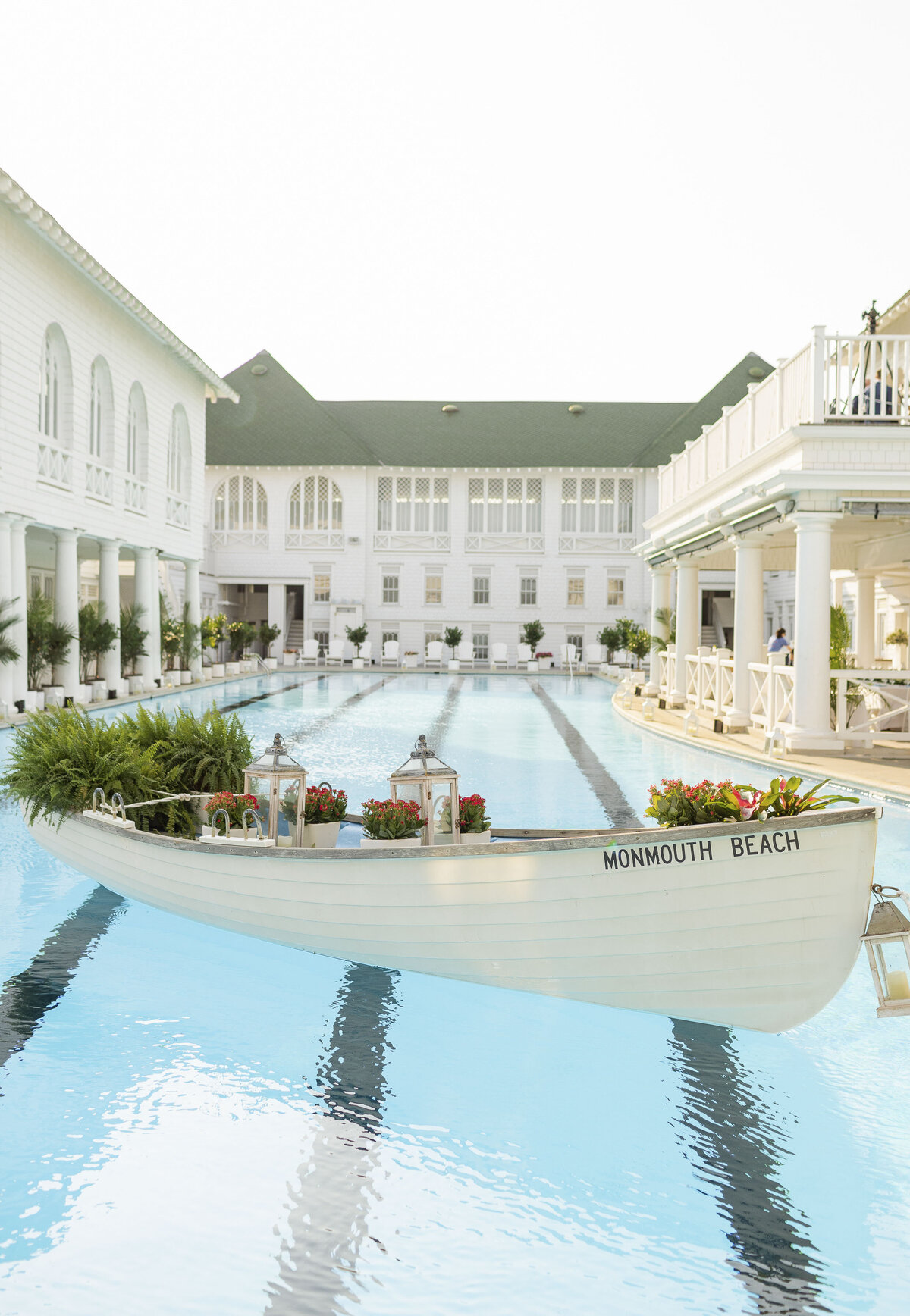 Beach Club Modern Chic Wedding with Touches of Pearl and Gold - Top East Coast Wedding Photography - Ashley Mac Photographs - New Jersey - New York - Connecticut - Rhode Island -55