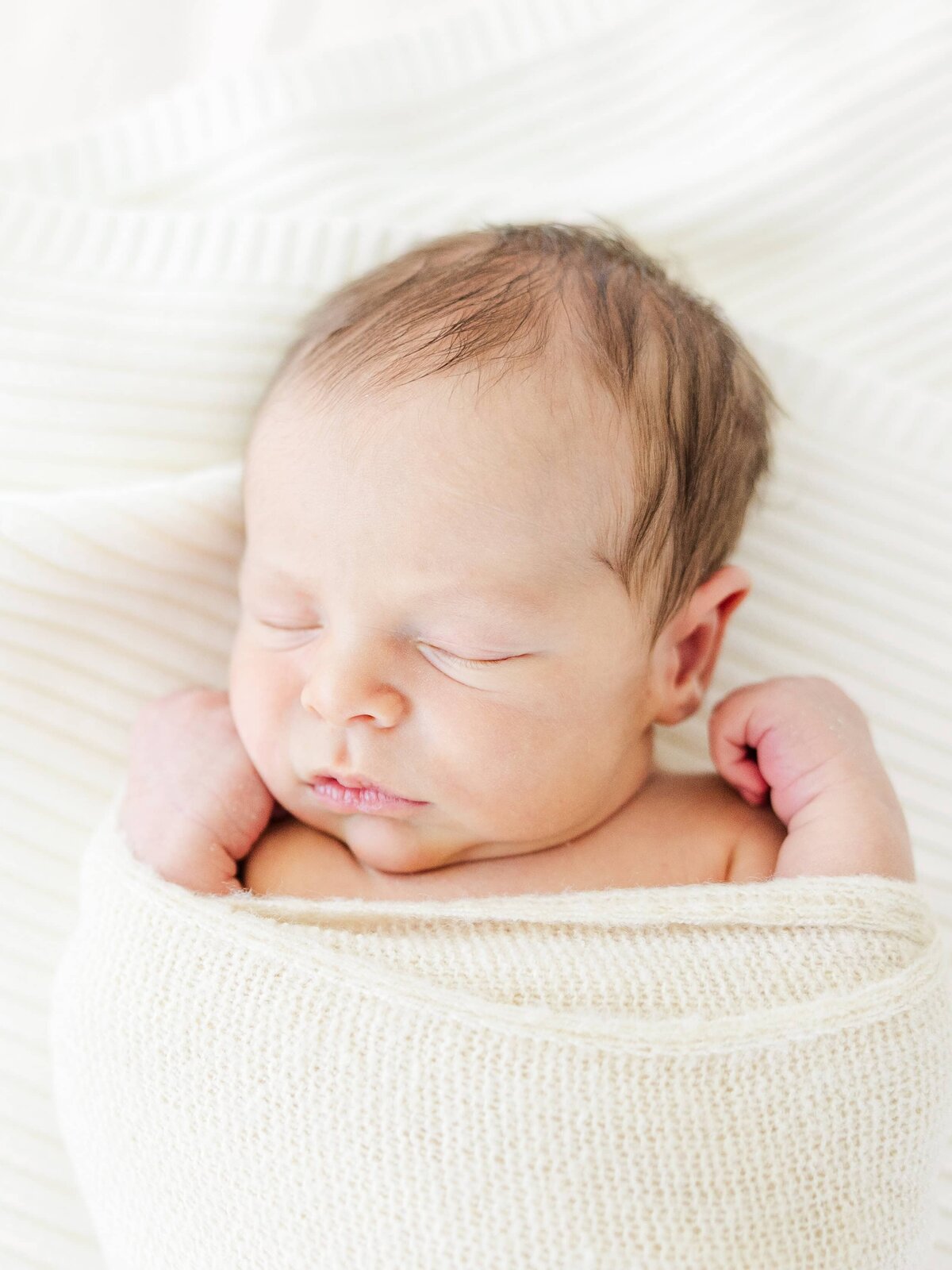 newborn-snuggles-knit-blanket
