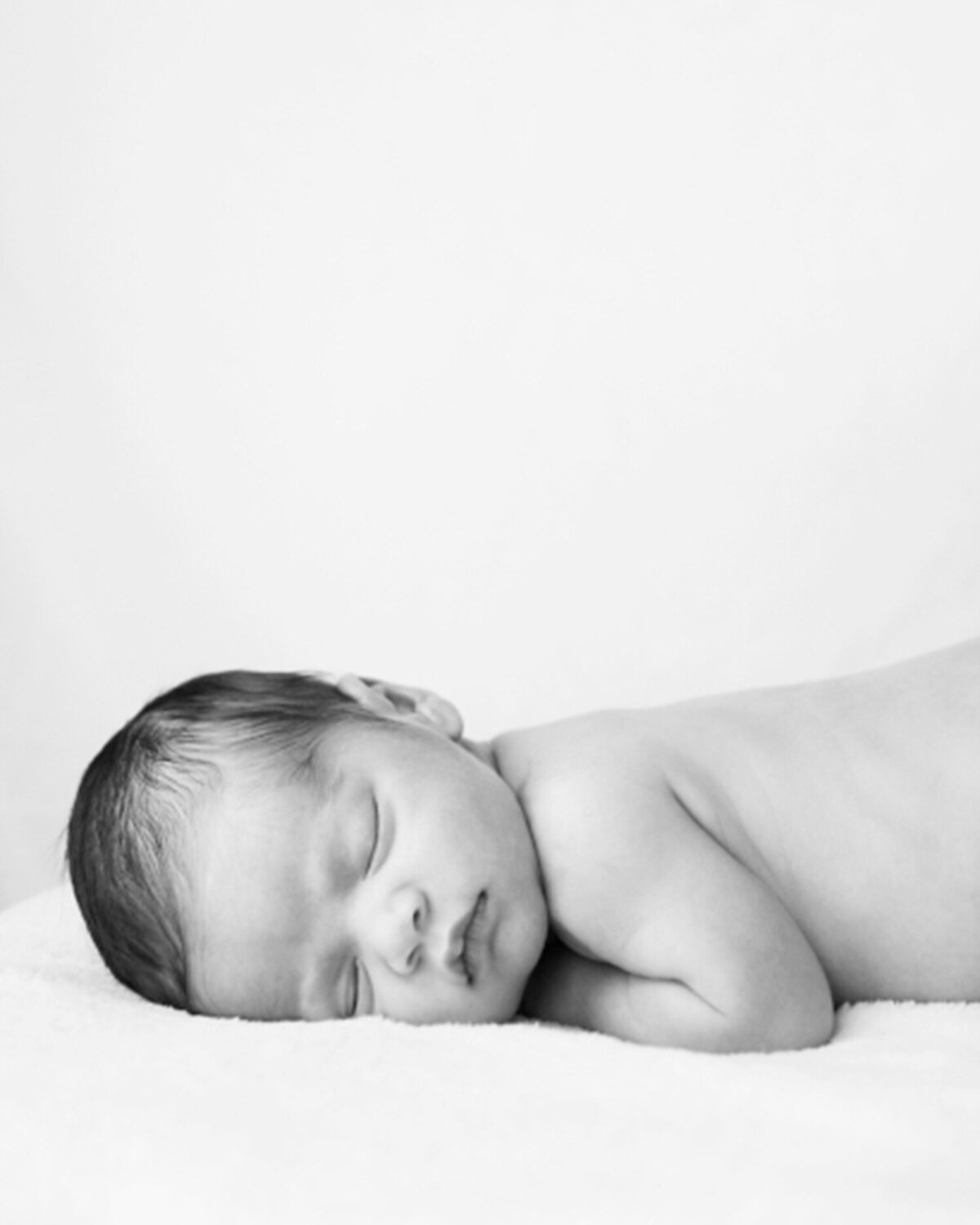 san-francisco-newborn-photograpaher-black-white
