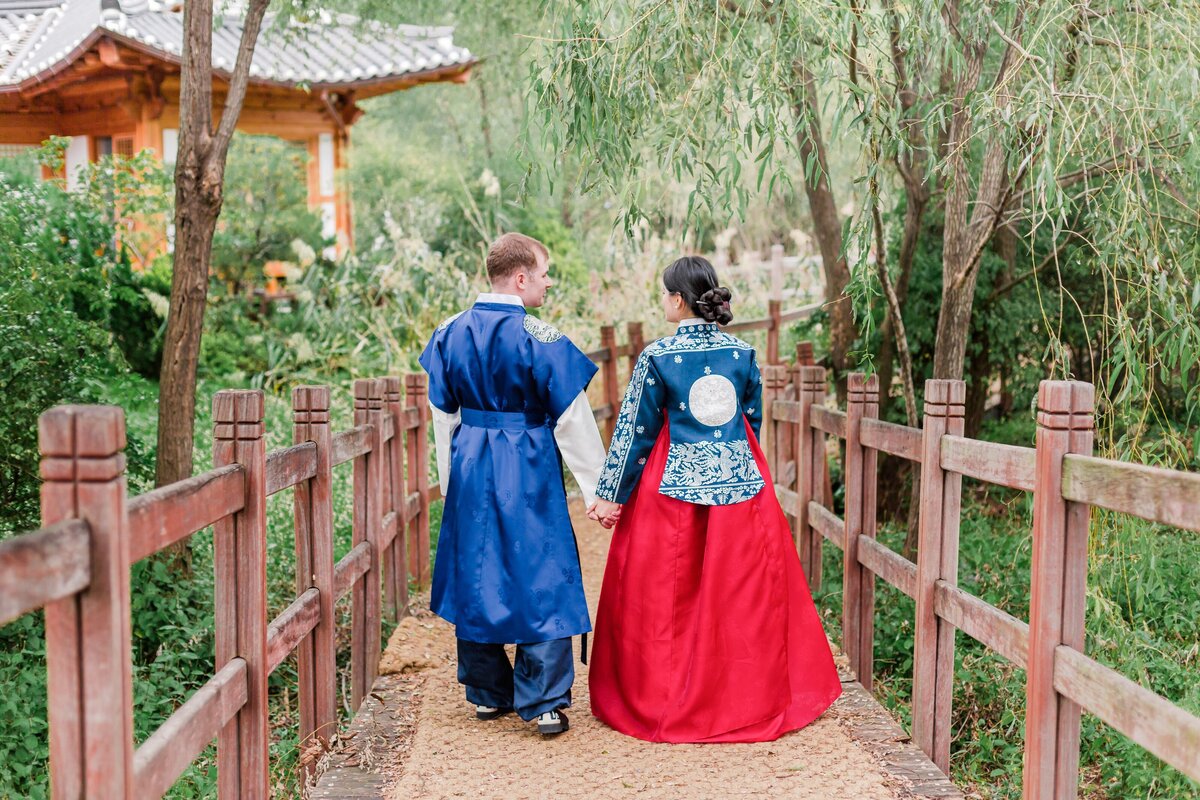 Seoul-South-Korea-Bridal-Engagement-Shoot-Eunpyeong-Village-Hanok-0036