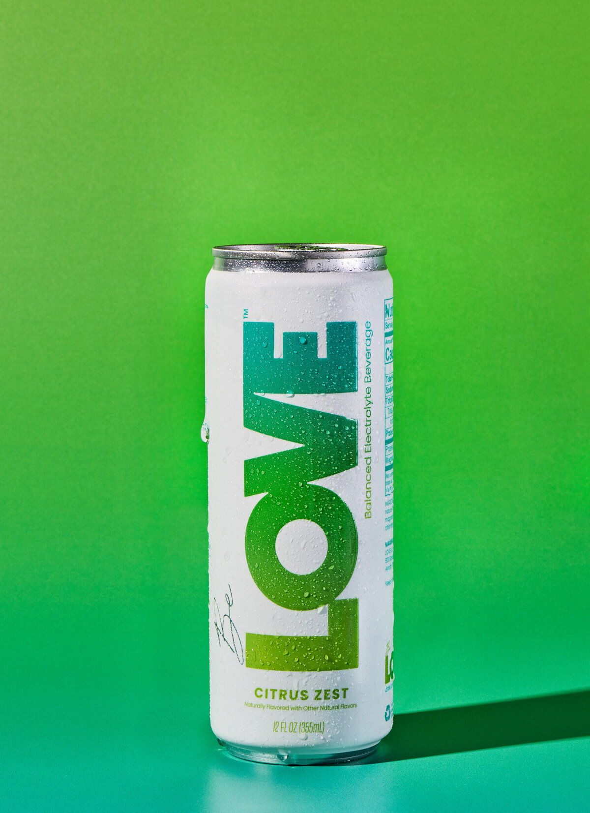 los-angeles-beverage-photographer-drinks-photography-lindsay-kreighbaum-be-love-electrolyte-drink-still-life-lifestyle-canned-drink-12