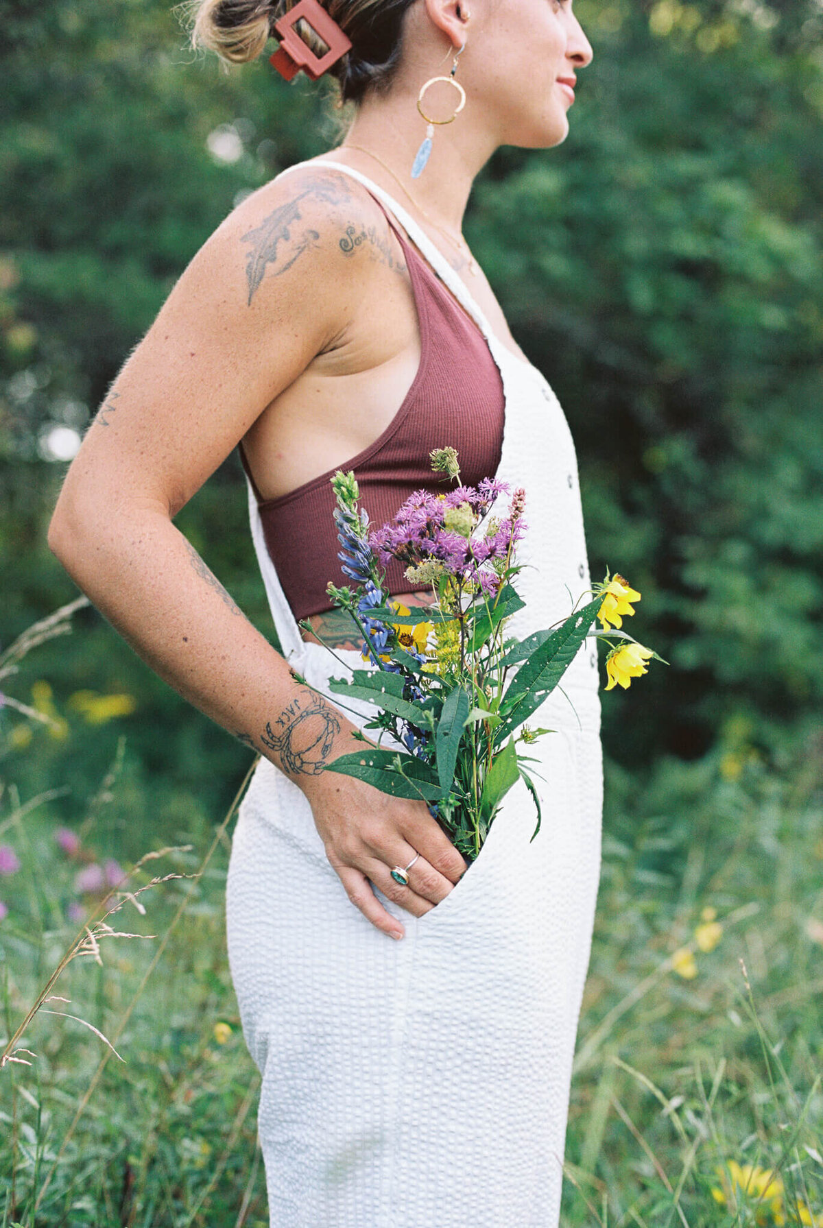 girl with wildflowers berea ky