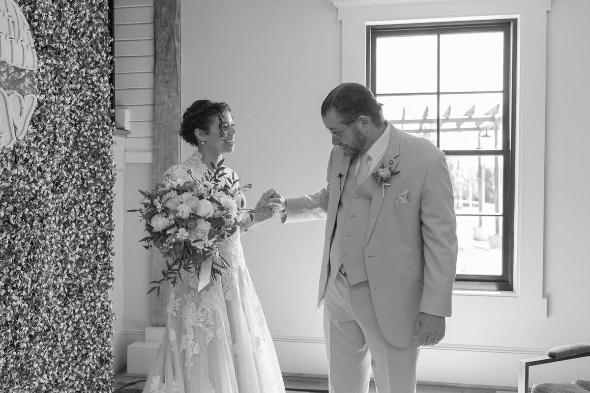 2 - Getting Ready_Kara-Loryn-Photography-Manassas-Virginia-Go-Wedding-0232