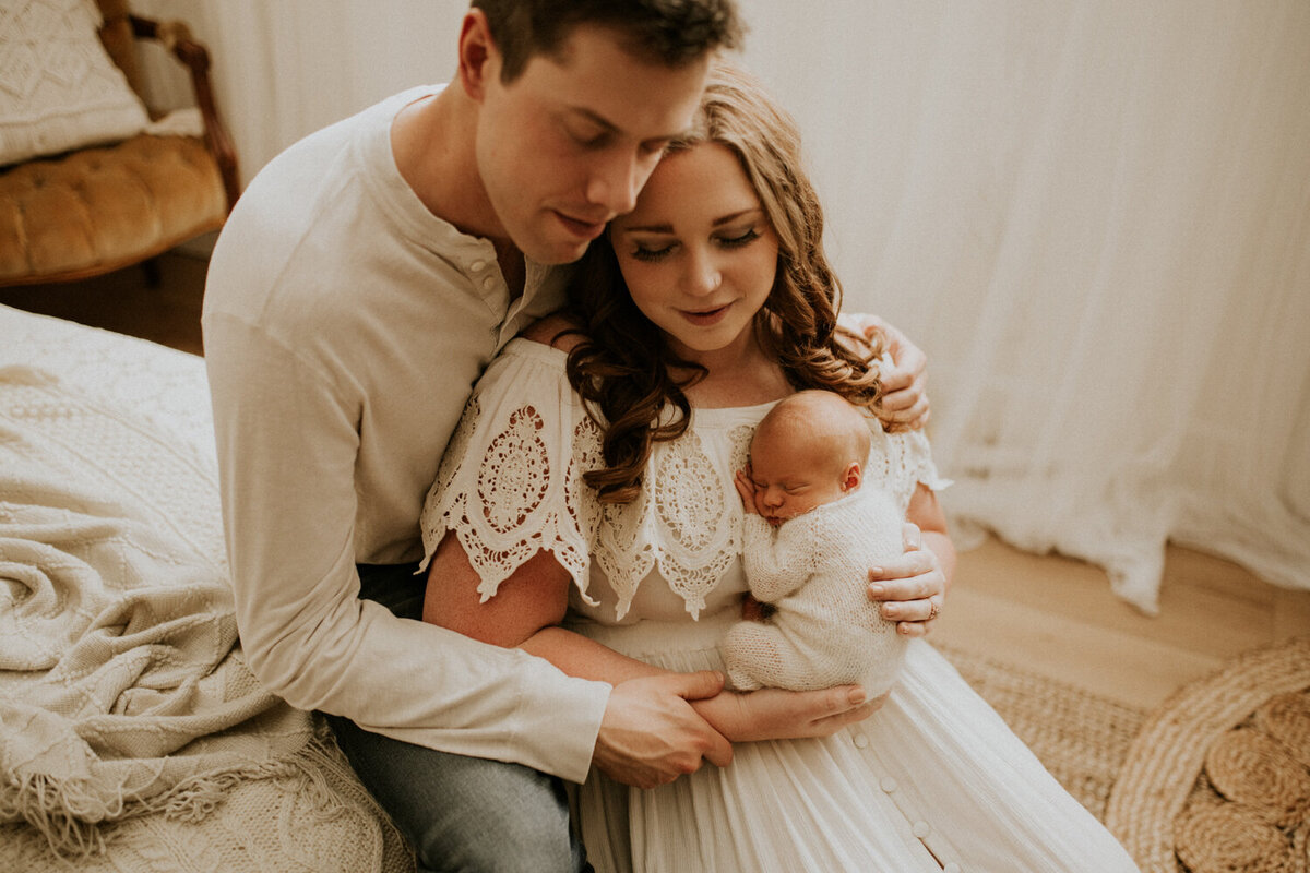 red-deer-central-alberta-newborn-maternity-photographer-42