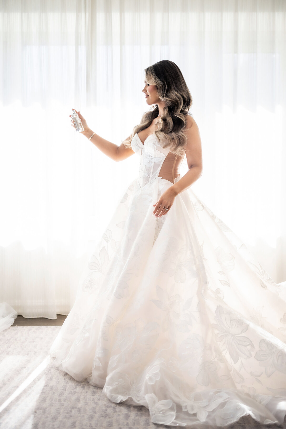 184_gettingready_Bob&DawnDavisPhotography