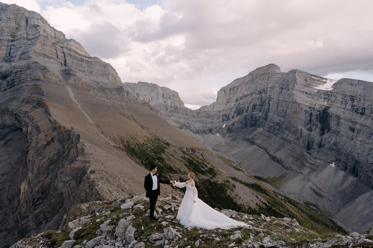 kananaskis-hiking-elopement-photographer-elope-wilder14