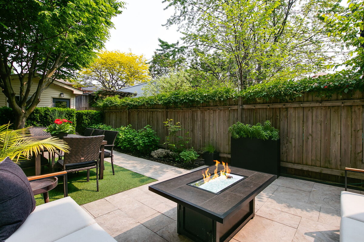 59-web-or-mls-74_002_Backyard