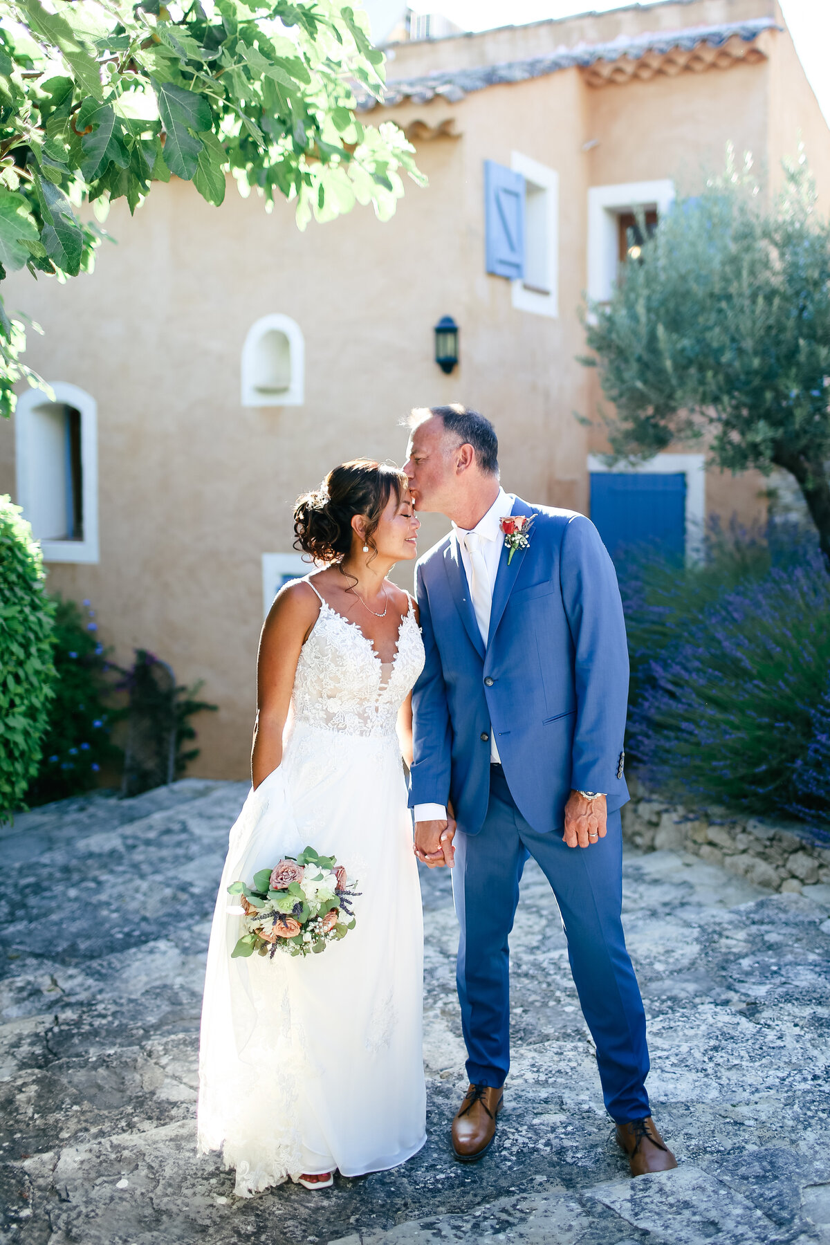 luxury-destination-wedding-le-castellet-provence-leslie-choucard-photography-38