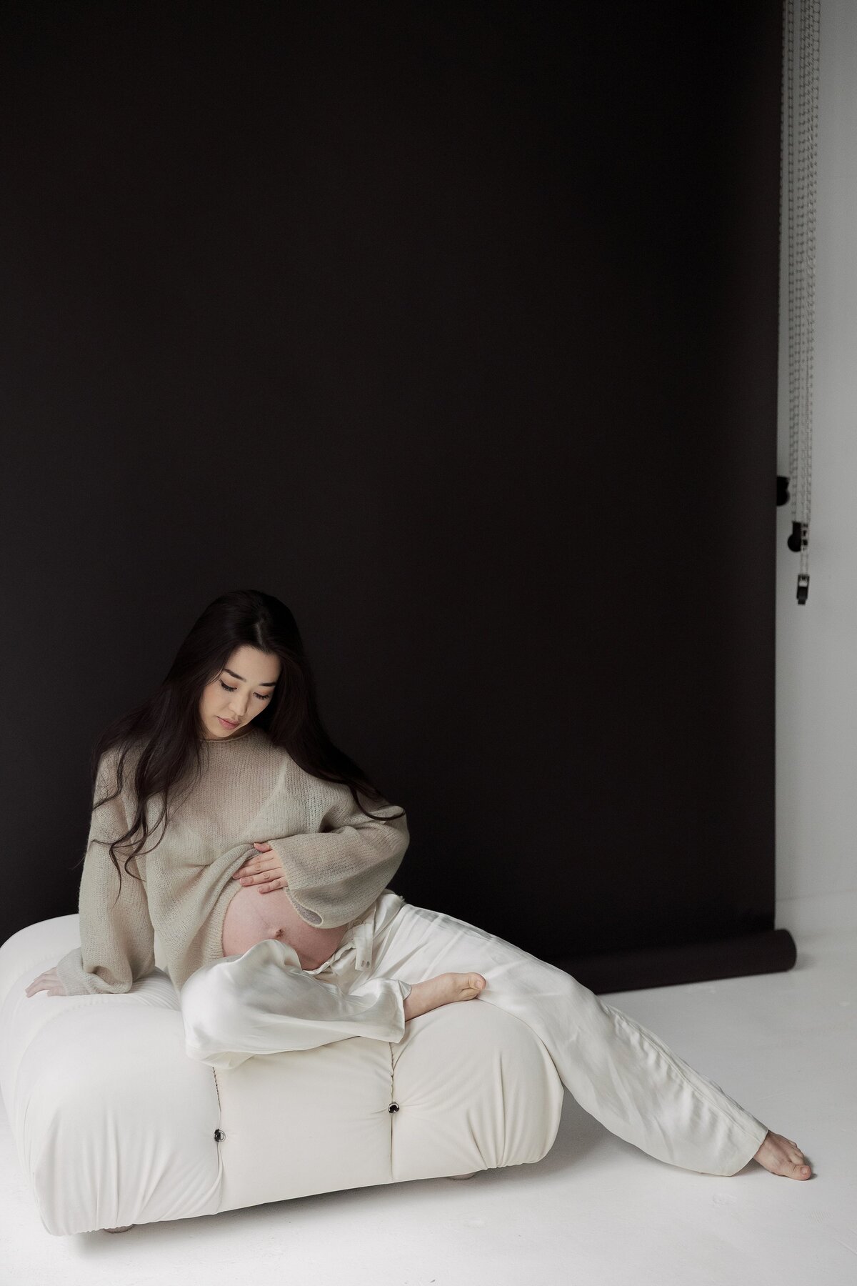 studio-maternity-photographer-deborah-zoe-photography-01