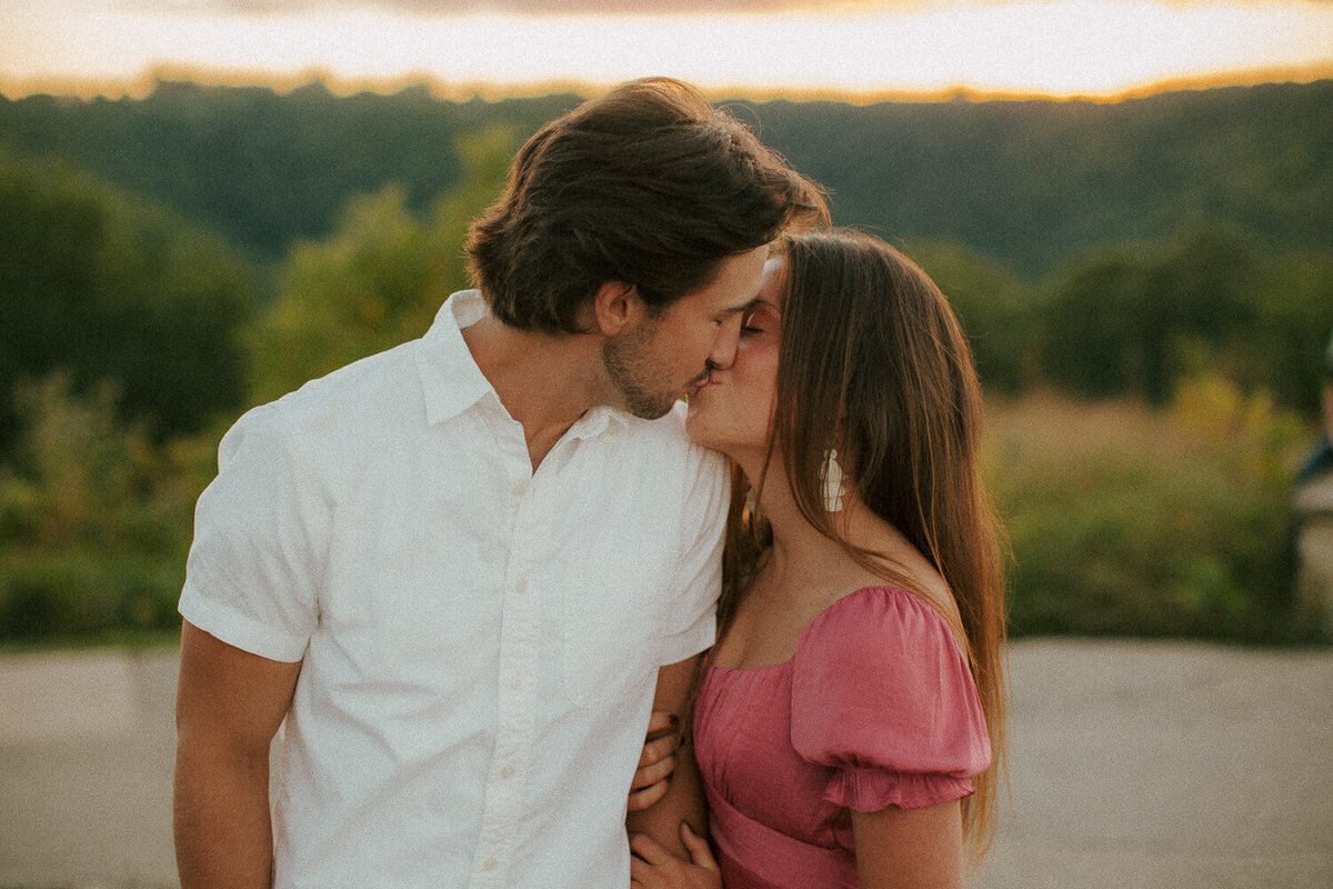 winona-minnesota-engagement-session-39