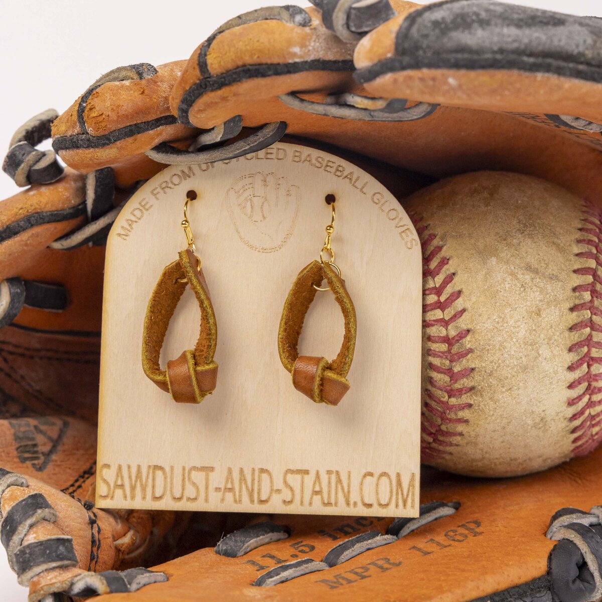 sawdust-and-stain-cincinnati-product-photographer-your-brand-compass-2828