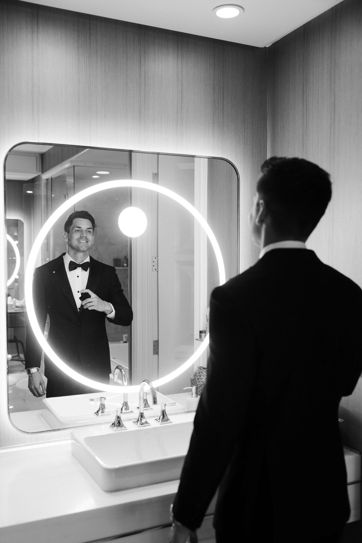10riskyexposure_alexis-tyler_las-vegas-elopement-photography