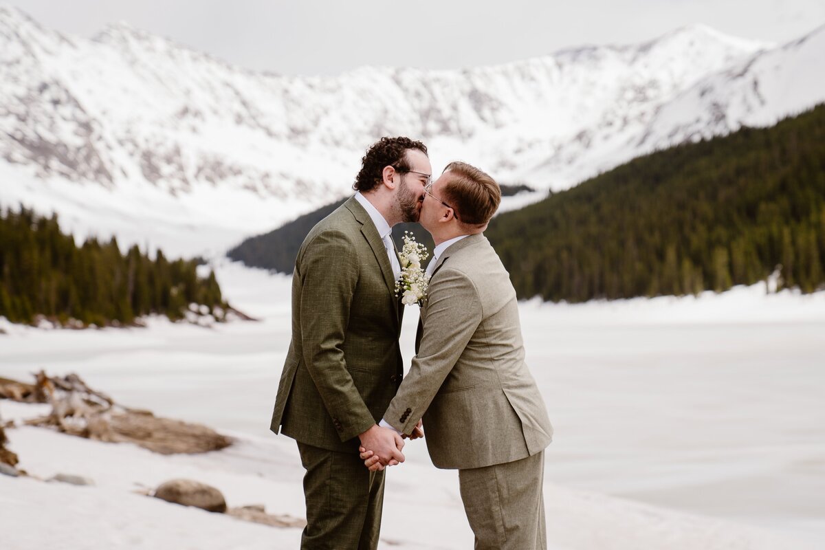 Larz+Louie_Elopement_Sneak+Peek_5.29.24-9