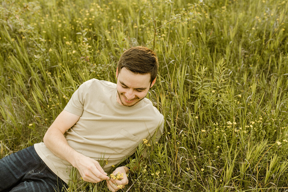 country-cut-flowers-summer-engagement-session-fun-romantic-indie-movie-wanderlust-330