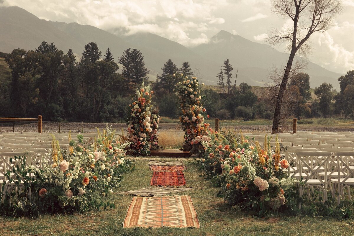 yellowstone-montana-under-canvas-wedding