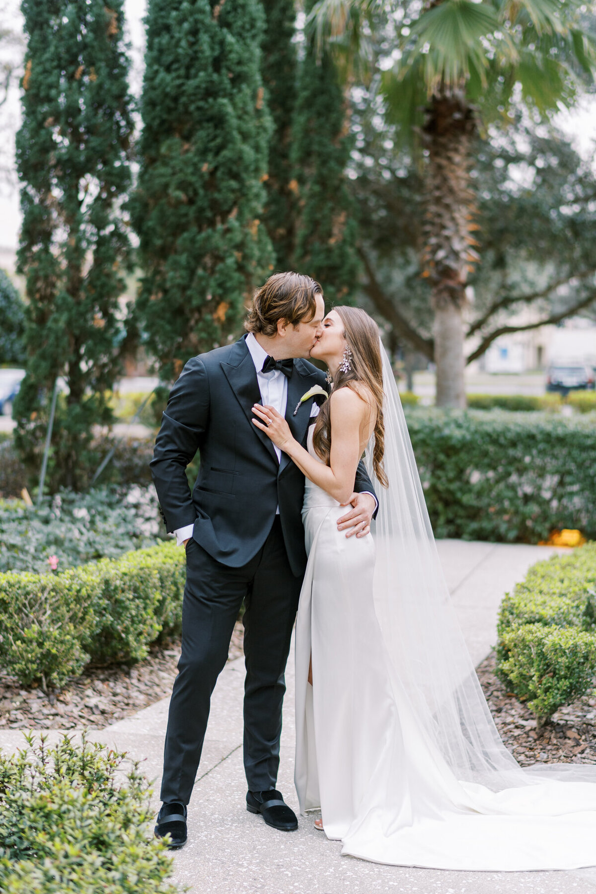 Kristen Weaver Photography Orlando Florida Destination Worldwide Wedding Photographer Named Top Wedding Photographer in World Editorial Fashion Inspired Clean Film Digital KWP Soft Classic27