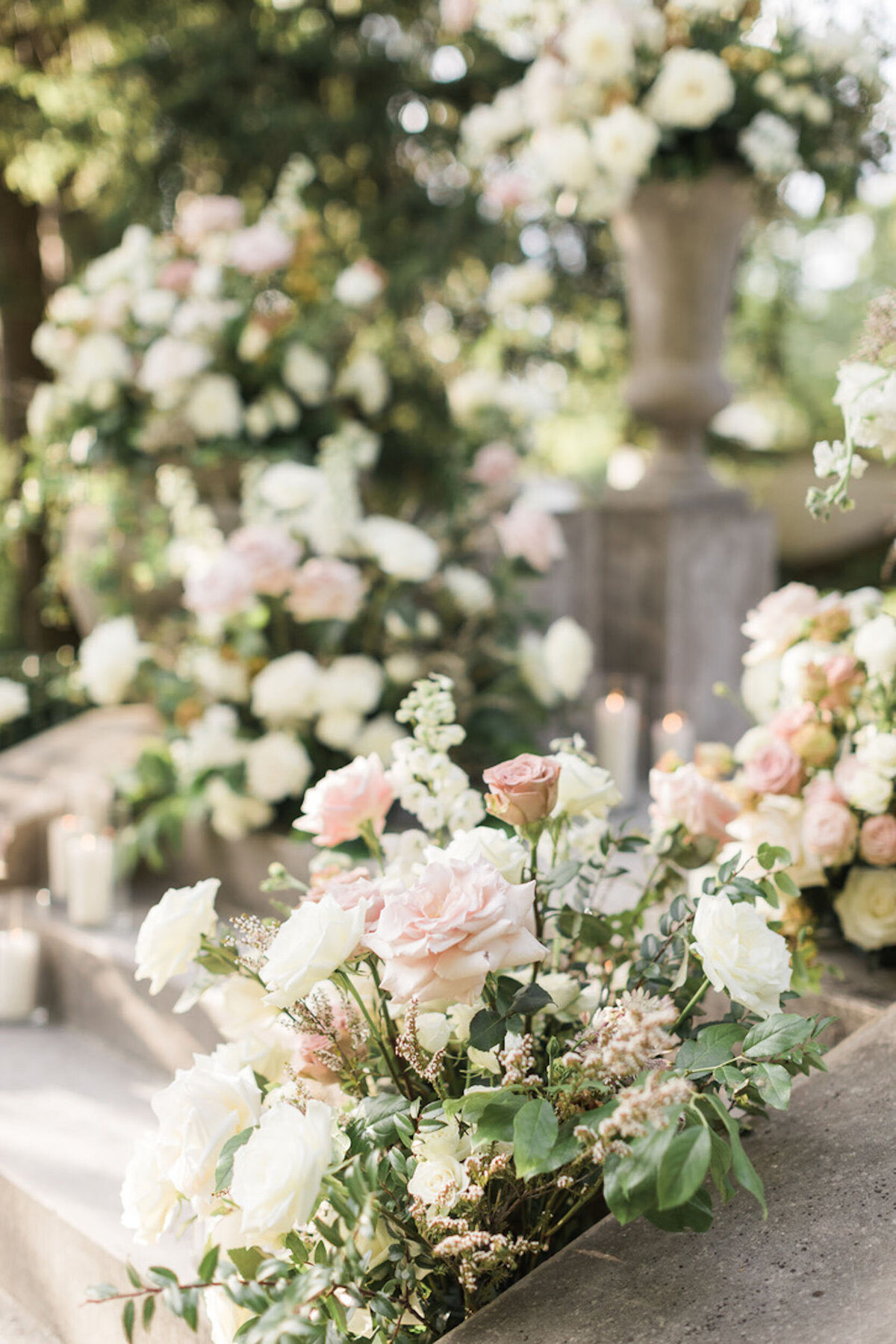 abundant-wedding-flowers-estate-2