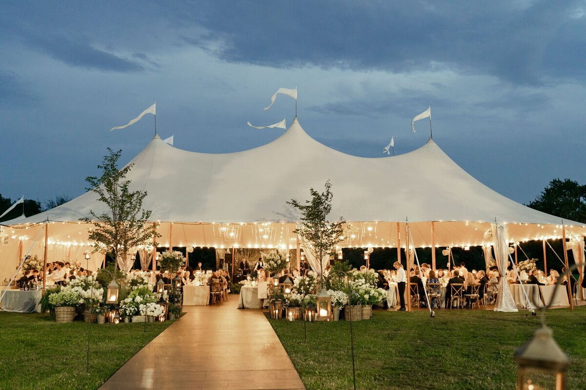 sailcloth-tent-summer-wedding