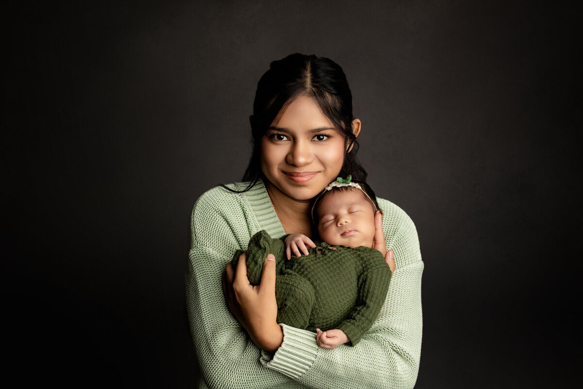 Farmington AR motherhood photography, newborn photoshoot Pleasant Grove AR