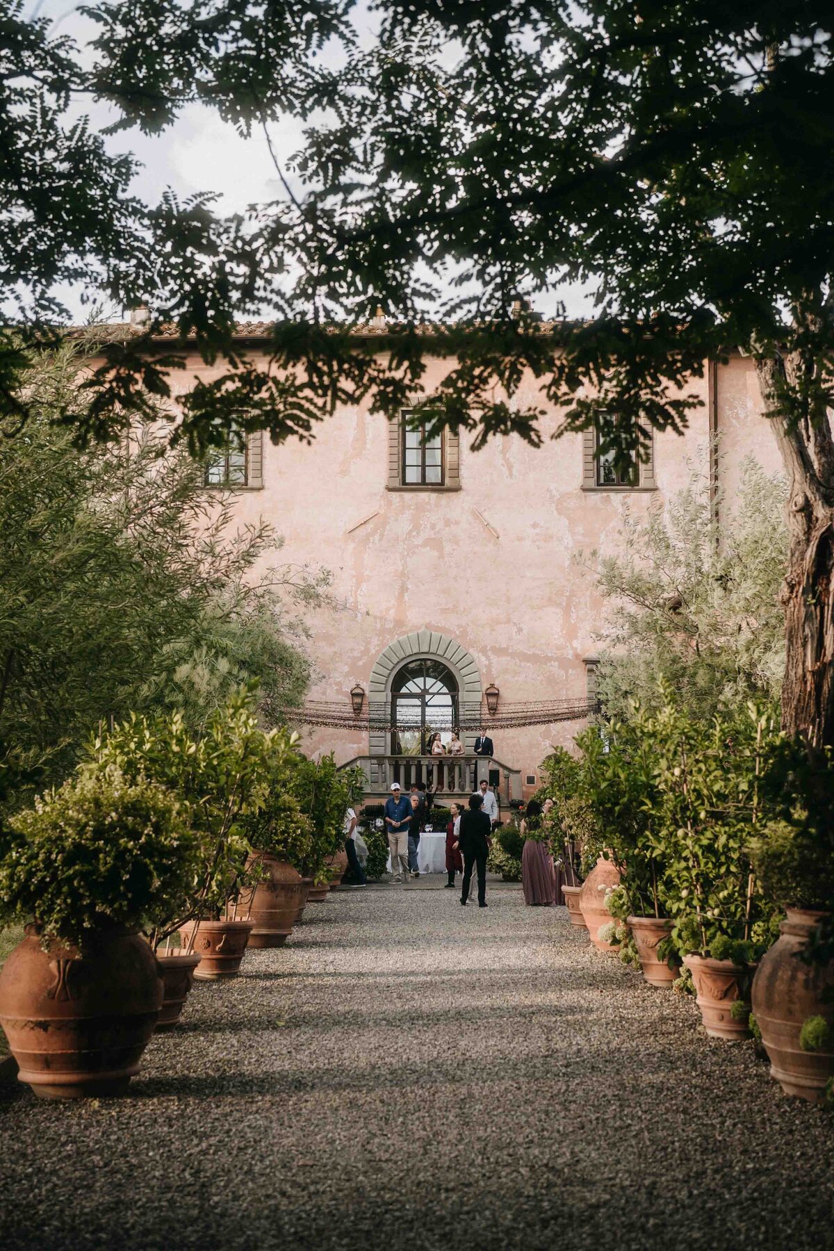 villa mangiacane exclusive venue for luxury wedding in tuscany
