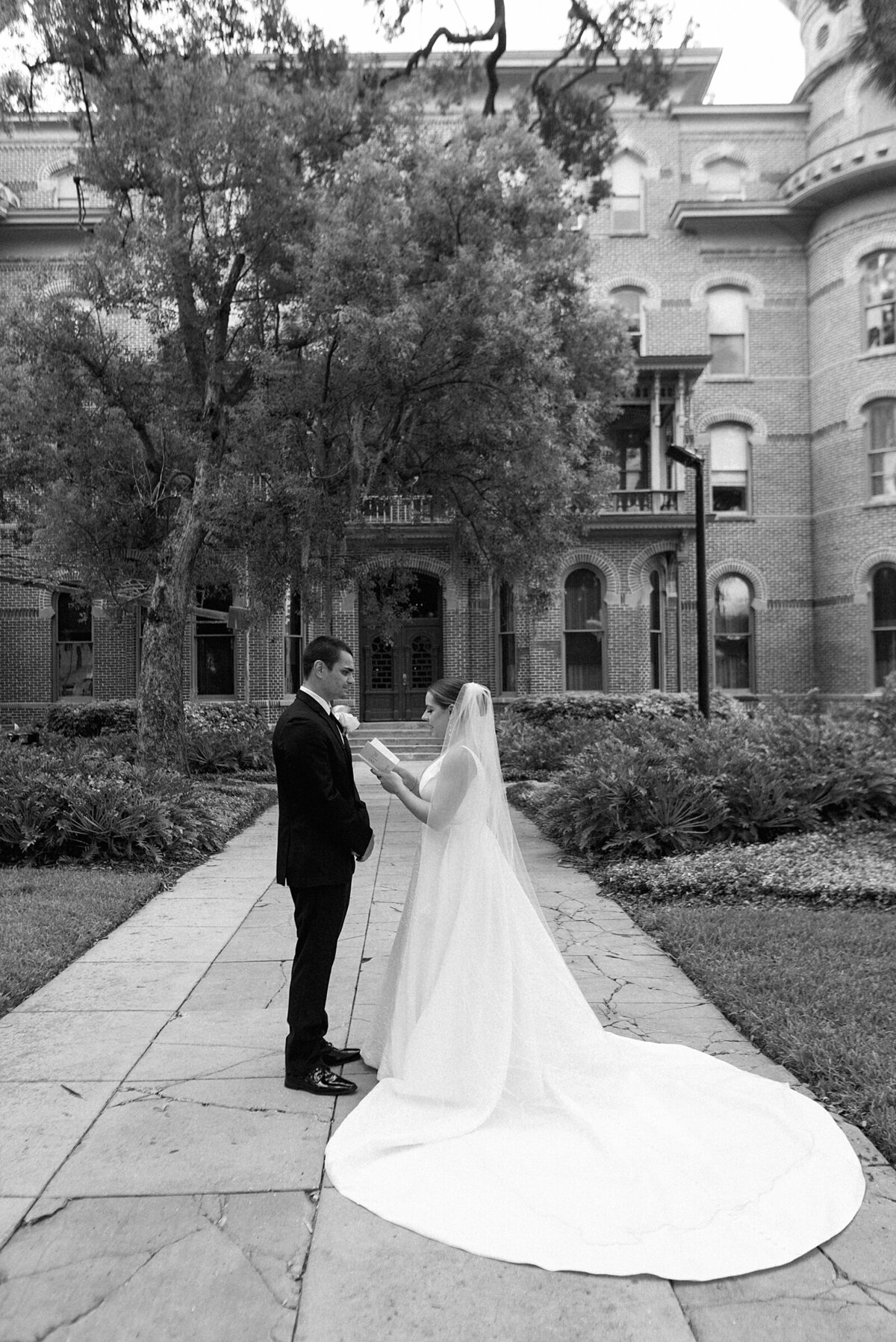 Oxford-Exchange-Tampa-Florida-Wedding_0021