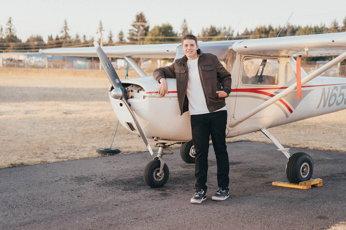 moments-and-mountains-photo-and-film-olympia-lacey-tumwater-photographer-senior-portraits-Noah-22 (17 of 36)