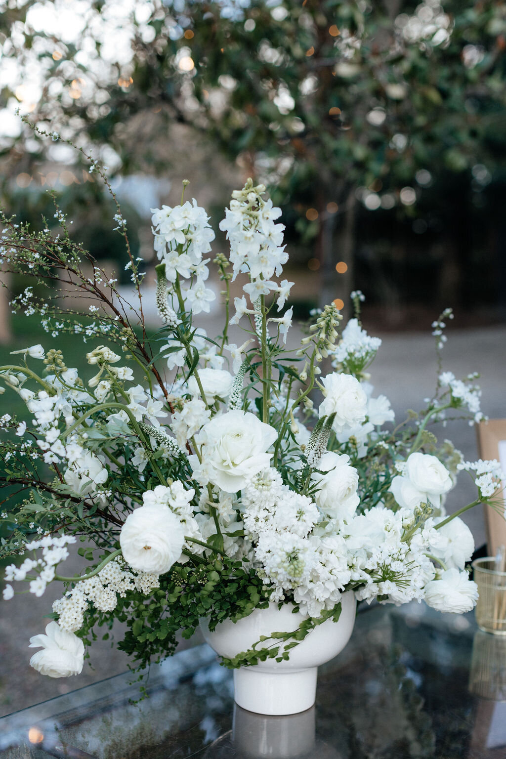 Table arrangement detail | Bella Fleur